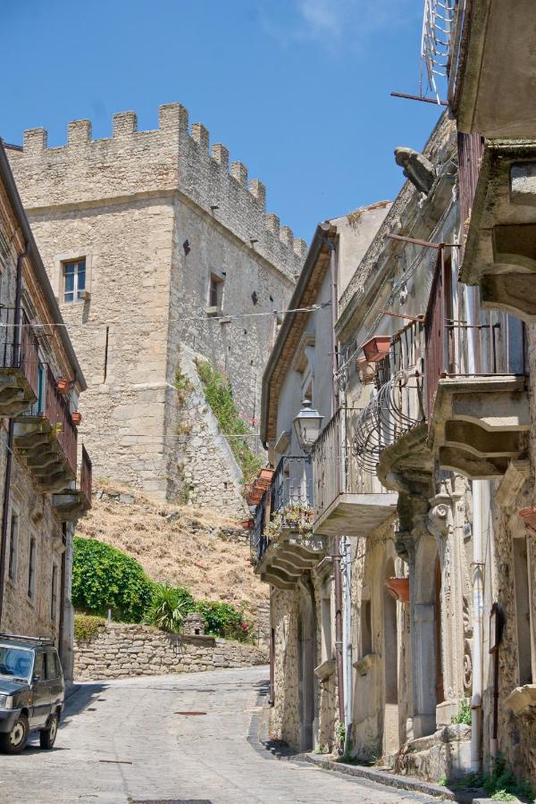 Domus Aurea Bed & Breakfast Montalbano Elicona Luaran gambar